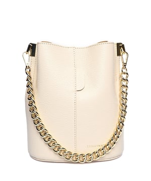 Bolso de hombro  
100% cuero de vaca  
Cierre con hebilla magnética superior  
Bolsillo interno con cremallera  
Dimensiones: 28x23.5x14 cm  
Asa metálica: 53 cm  
Correa para el hombro: 120 cm de cuero ajustable  