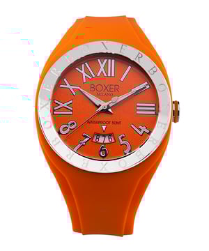 Boxer es la creación más divertida e imaginativa que ha surgido de la mente de Fulvio Locci. Este talentoso diseñador de relojes, que fundó las populares marcas Montres De Luxe y Avio Milano, quería llevar su amor por el color y la creatividad a un nivel completamente nuevo con un nuevo y emocionante reloj que ejemplifica lo mejor del diseño italiano moderno. ¡Boxer es pura diversión! Este innovador reloj continúa el uso característico de Fulvio Locci de detalles elegantes y uso innovador de materiales. Lo primero que llama la atención de un reloj Boxer es que la colorida caja de silicona es intercambiable. Literalmente puedes usar un color diferente en tu muñeca todos los días de la semana si lo deseas. Este divertido reloj unisex está disponible con dos diseños de bisel diferentes: acero con el logotipo de Boxer o engastado con 45 preciosos cristales de circonio. El reloj cuenta con una corona especial de silicona de color “suave al tacto”. Compre relojes Boxer Milano El reloj de 40 mm está disponible en diez vibrantes colores de caja diferentes, cada uno con una esfera coordinada en color a juego. Dado que el estuche es intercambiable, puedes crear fácilmente tus propios diseños mezclando y combinando colores. Un cristal mineral duradero protege la elegante esfera, que cuenta con una ventana de fecha extra grande a las 6 en punto para una fácil visibilidad e incorpora números romanos y arábigos en su diseño único.