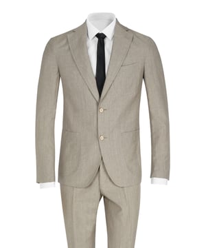 54% lana, 46% lino; traje de Pal Zileri;  Modelo: M33PF2492--34116 36;  Mano de obra de alta calidad;  Mezcla de lana suave;  cuello de solapa;  Dos bolsillos delanteros, un bolsillo en el pecho;  Dos bolsillos interiores;  Dos aberturas laterales;  Cierre de pantalón de traje: cremallera, botón;  Dos bolsillos laterales, dos bolsillos de ribete detrás;  hebillas de cinturon;  Detalles del logotipo de Pal Zileri