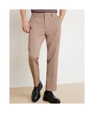 Slim fit, Waffle texture, Side slip pockets, Belt loops, Concealed fastening