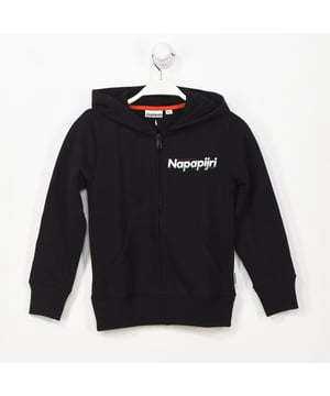 Sudadera con capucha Napapijri.
Color Negro
Cuello de capucha.
Manga larga.
Nombre de la marca en frontal.
Costuras vistas a tono.
Tejido comodo y suave.

Composición:  100% Poliester

Lavar máximo a 30ºC.
- No planchar.
- Permite usar secadora.
- No usar lejía.
- No admite el lavado en seco.