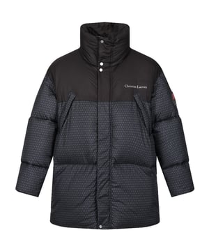 Created in collaboration with Christian Lacroix. 100% polyester fabric. 64% polyamide/36% polyester two tone effect fabric. Lightweight 100% polyamide ripstop fabric. Durable water repellent finish. Feather Free - premium recycled synthetic down insulation. Partially made reusing plastic bottles. Christian Lacroix printed lining. Inner mesh pocket. Inner red piping details. Deep padded collar. CLR brand sign off at the back of the neck. Embroidered brand patch on upper arm. 2 chest pockets. 2 lower zipped pockets. Adjustable shockcord hem system.