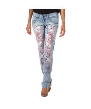 Long pants.
 Broken effect.
 Zipper and button closure on the front.
 Waist with belt loops.
 Two open pockets on the front.
 Two open pockets on the back.
 Metal application with the brand name engraved on the side of one of the back pockets.
 Skinny cut bottoms.
 Seams seen in tone.
 Composition: 98% Cotton, 2% Elastane
 Care:
- Wash maximum at 40ºC.
 - Iron at medium temperature, max. 110ºC.
 - Allows you to use a dryer.
 - Do not use bleach.
 - Does not support dry cleaning.