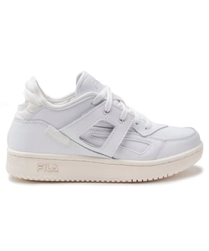 Women's White Fila Cage Low Lace-up Leather Trainers With Cage Panel Detail, Heel Cut Out And Branding On The Outsole, Tongue And Footbed. These Ladies' Sneakers Feature Padded Textile Lining And Branding On The Chunky Rubber Sole For Comfort And Stability.
