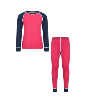 Material: Merino Wool. Design: Contrast Detail. Neckline: Crew Neck. Sleeve-Type: Long-Sleeved, Raglan. Fastening: Pull-On. Fabric Technology: Anti-Bacterial, Breathable, Lightweight, Moisture Wicking. 180gsm. Contents: 1 T-Shirt, 1 Trousers.