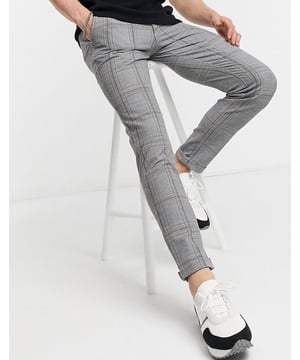 Check design
Regular rise
Belt loops
Side pockets 
Slim, tapered fit
A standard cut around the thigh with a narrow shape through the leg
Lightly textured woven fabric
Slightly stretchy
Main: 68% Polyester, 28% Viscose, 4% Elastane