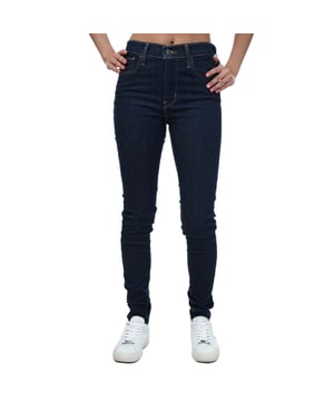 Dames Levis 720 High Rise Super Skinny Jeans in donkerblauw.- 5-pocket constructie. - Gulp met rits en knoopsluiting.- Lederen merkopdruk op de achterkant van de taille.- Hoge taille.- Slank door heup en dij.- Super skinny been.- Extra korte binnenbeenlengte ongeveer 28 inch Korte binnenbeenlengte ongeveer 32 inch. Extra korte binnenbeenlengte ongeveer 28 inch Korte binnenbeenlengte ongeveer 30 inch Normale binnenbeenlengte ongeveer 32 inch (Metingen zijn alleen bedoeld als richtlijn).- 85% Katoen, 13% Polytester, 2% Elastan.- Ref: 527970213.