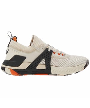 Project Rock-trainingskleding is gemaakt om je te helpen grenzen te vinden en er vervolgens dwars doorheen te gaan. Alles in deze collectie is persoonlijk goedgekeurd door Dwayne Johnson, de hardste werker in de kamer. ELKE kamer.

Lichtgewicht, ademend mesh bovenwerk met stretch en structuur waar je het nodig hebt
Zachte gebreide kraag voor maximaal comfort
Mediale & laterale TPU middenvoet strap voor lockdown tijdens zelfs de meest veeleisende workouts
Externe TPU hielklem helpt de hiel te stabiliseren voor dynamische bewegingen
Anatomische inlegzool biedt maximaal comfort onder de voet
Responsieve UA HOVR™ demping vermindert schokken, geeft energie terug en helpt je vooruit te komen
UA TriBase™ maximaliseert grondcontact, bevordert natuurlijke bewegingen & biedt flexibiliteit voor grip tijdens het liften