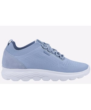 Le Geox Spherica est un chaussette d'entraînement de haute qualité. parfait pour les déplacements. Doté d'un système zéro choc. amovible. assise plantaire rembourrée. col rembourré et léger. tige en forme de chaussette. ces baskets bleu ciel et blanches offrent à la fois confort et style. ce qui en fait un choix polyvalent pour toute tenue ou activité sportive. Ces Spericas légers de Geox ne vous forceront pas à impressionner.