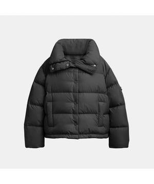 Short Puffer, Model is 5'10" (178cm), chest 31" (79cm), waist 24" (61cm), hips 35" (89cm) and wears a size S, Slip pockets,  Length: 62.00 cm