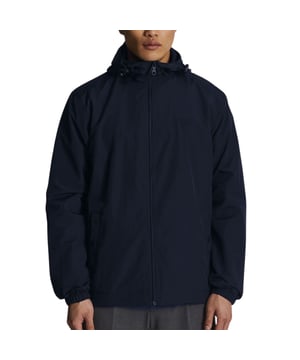 Mantengase comodo y con estilo con la chaqueta azul marino de la marca Lyle & Scott. Confeccionado con 100 % nailon, este abrigo se ajusta a la talla real y presenta el logotipo de la marca Lyle & Scott en el pecho. !Hacer una declaracion nunca se vio ni se sintio tan bien!, Chaqueta azul marino Lyle & Scott, Hecho en China, 100% nailon, Logotipo de la marca en el pecho, Ajuste regular, Se ajusta a la talla real, Insignia de la marca en el frente izquierdo del pecho., Estilo: JK464TON Z271