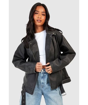 Keep toasty this season with our collection of petite coats and jackets. From petite trench coats to petite teddy coats, our coats for petite women are specifically designed to fit all you girls sitting pretty at 5'3'' and under. Step out in a petite blazer or pass the vibe check in a petite puffer jacket. Whatever your style, we've got you, girl. This one would look dreamy with a pair of straight leg jeans, an oversized hoodie and chunky trainers.Style: Biker JacketFabric: PULength: RegularSleeve Length: Long Sleeve