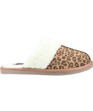 Marke: Hush Puppies. Obermaterial: Wildleder. Futterstoff: Kunstfell. Einlegesohle: Memory-Schaum. Laufsohle: TPR. Sohlenmerkmale: Flexibel, Strapazierfähig. Zum Anschlüpfen. Absatz: Flach. 1 cm. Design: Leo-Muster. Verpackung: Geschenkschachtel.