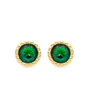 Hamu Emerald Zirkonia oorbellen in 18 karaat geelgoud verguld. Basic is het toppunt van verfijnde eenvoud, tijdloze sieraden met vloeiende lijnen en de extra schittering van zirkonia. Pretentieloze basissieraden die perfect zijn om elke dag te dragen, maar ook gebruikt kunnen worden voor speciale gelegenheden.
