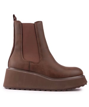 A Stylish, Groovy And Feminine Way Of Welcoming The Changing Seasons, The Rocket Dog Heyday Chelsea Boots Are An Ideal Pair For Your Urban Adventures. The Brown Women's Platform Boots Have A Deep Elasticated Gusset, Wedged Outsole And A Vintage Leather Look. A Refined Boot For Those Who Take The High Road.