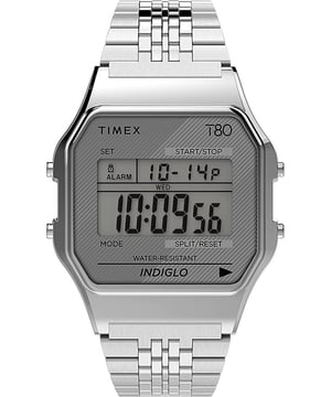 Dit Timex T80 Digital Watch voor Unisex is het perfecte horloge om te dragen of cadeau te geven. De zilveren vierkante kast in combinatie met de comfortabele zilveren roestvrijstalen horlogeband zorgt ervoor dat je van dit prachtige horloge kunt genieten zonder compromissen. Aangedreven door een hoogwaardige kwartsbeweging en waterbestendig tot 3 bar, blijft je horloge tikken. Dit modieuze en klassieke horloge past bij elke outfit en elke gelegenheid, het voegt stijl toe aan je leven - Het digitale horloge heeft een kalenderfunctie: Dag-Datum, Stopwatch, Alarm en Indiglo Licht. Hoofdkwaliteit 21 cm lang en 20 mm breed zilveren roestvrijstalen band met een vouwsluiting. Kastafmetingen: 34 x 34 mm, kastdikte: 10 mm, kastkleur: Zilver en wijzerplaatkleur: Grijs.