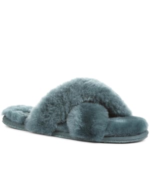 Our Dory slippers are primed for duvet days and WFH days. Crafted in luxuriously soft sheepskin both inside and out, Dory offers unmatched and all-encompassing comfort. Made for comfortable and elegant wear around the house, the fluffy slippers are based on a lightweight and flexible sole. You'll find yourself reaching for Dory as soon as you step through the front door.