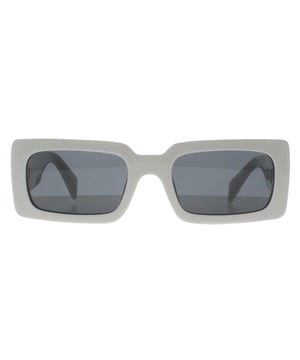 Las gafas de sol Prada Rectangle Womens Talc Dark Grey PRA07S destilan elegancia contemporánea gracias a su refinada montura rectangular meticulosamente elaborada con materiales de alta calidad, que garantizan durabilidad y comodidad. El emblemático emblema de Prada acentúa sutilmente las patillas, testimonio de un lujo exquisito.