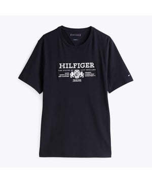 Short-sleeved T-Shirt from Tommy Hilfiger. This staple T-Shirt will bring a streamlined look to your casualwear rotation.- Pure regenerative cotton.- Short sleeves.- Regular fit.- Main composition: 100% Regenerative Cotton.- Sustainability Certification RegenAgri.- Machine Washable at 30°C, gentle cycle.- Wash and dry inside out.- Low heat iron. Ref: MW0MW36511DW5.