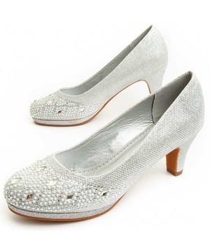 Hochhackige Schuhe für Damen. Bequeme Passform. Von anderen Marken für unsere Marke hergestellt. Ungefähr Maße: 6 cm Absatz.