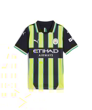 PRODUCT STORY : If Manchester City’s history has taught us anything, it’s that the comeback is always on. Take May 30th, 1999, when they overcame a two-goal deficit to win the Second Division play-off final versus Gillingham on penalties. Often seen as the turning point in City’s fortunes, this match has a special place in fan culture and so does the neon yellow and navy striped kit the team wore on the day. For the 25th anniversary, we’re bringing it back as a testament to the tenacity of the club and the fans that never, ever, ever give in. How’s that for a comeback? FEATURES & BENEFITS :  dryCELL: Performance technology designed to wick moisture from the body and keep you free of sweat during exercise.  DETAILS :  Regular fit. 170 gsm, Jacquard. Collar. Short sleeves. Official team branding. PUMA Youth: Recommended for older kids between 8 and 16 years.