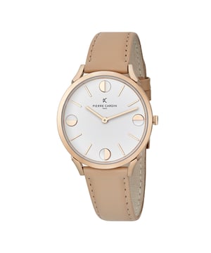 This Pierre Cardin Pigalle Half Moon Analogue Watch for Unisex is the perfect timepiece to wear or to gift. It's Rose Gold 40 mm Round case combined with the comfortable Beige Leather watch band will ensure you enjoy this stunning timepiece without any compromise. Operated by a high quality Quartz movement and water resistant to 3 bars, your watch will keep ticking. The classic colours will go great with any outfit . It enables you to easily spice up a normal outfit and add style to your life. High quality 21 cm length and  18 mm width Beige Leather strap with a Buckle Case diameter: 40 mm,case thickness: 6.55 mm, case colour: Rose Gold and dial colour: White