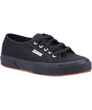 Voor altijd iconisch, voor altijd nieuw. De Superga 2750 sneakers zijn een Italiaans stijlkenmerk en een authentiek designstuk. Een blijvende modefavoriet seizoen na seizoen.