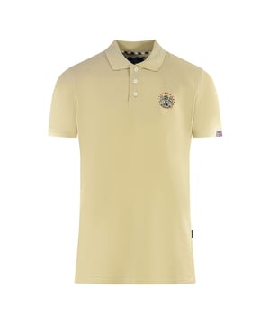 Aquascutum London Crest Beige Poloshirt. Vertrauen Sie auf das kultige Design von Aquascutum und werten Sie Ihre Garderobe mit diesem luxuriösen Poloshirt auf. Es ist aus weicher beiger Baumwolle gefertigt und zeigt das charakteristische Logo für einen zeitlos stilvollen Look. Setzen Sie ein Statement, ohne auch nur ein Wort zu sagen... Gedrucktes Markenlogo auf der linken Brust, Knopfverschluss, Union Jack Logo. 100% Baumwolle, Aquascutum London Crest Beige Polo Shirt. Normale Passform, Passgenauigkeit, Kurze Ärmel, Halsausschnitt. Style Code: P00623 12