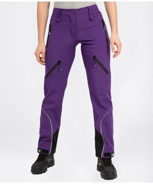 Sie sind gern in der freien Natur und gehen hier Ihren Freizeitaktivitäten nach? Dann muss auch Ihre Outdoorhose einiges mitmachen können, so wie die Softshellhose von Rock Creek. Die Damen Hosen überzeugen durch Top-Qualität und eine hochwertige Verarbeitung. Sie sind wasserabweisend, winddicht, wärmeisolierend und zugleich atmungsaktiv. Verschiedene gut durchdachte Details wie etwa die Reißverschlüsse aus wasserabweisendem Material machen sie zum idealen Begleiter auch bei widrigen Witterungsverhältnissen.