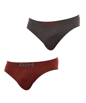 Pack-2-Slips Unno Basic von Dim.
 Elastischer Bund, mit Markenname in der Mitte.
 Atmungsaktiver Stoff.
 Anatomische Vorderseite mit der Fähigkeit zu halten, ohne zu quetschen.
 Ohne Nähte.
 Zusammensetzung: 84% Polyamid, 15% Elastan, 1% Polyester
 Pflege:
Waschen bei max. 40º.
 Keine Bleiche verwenden.
 Keinen Trockner verwenden.
 Nicht bügeln.
 Nicht chemisch reinigen.