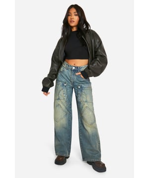 Get ready to fall in love with these petite boyfriend jeans. Oversized silhouettes are all the rage right now, which is why we love these jeans so much! Made for women who are slightly shorter, these boyfriend jeans will give you that slouchy look without completely drowning your figure. Wear them with an oversized t-shirt and trainers for a relaxed look, or go all-out in a cropped shirt and chunky heels.Style: Boyfriend JeansLength: Regular