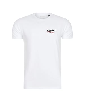 Camiseta de hombre de la marca Ballin Est. 2013. Las camisetas de Ballin Est. 2013 están hechas de algodón 100% orgánico, y tienen un corte regular. El suave algodón proporciona una gran comodidad.  Marca: Ballin Est. 2013Nombre del modelo: Ciaga TeeCategoría: camiseta de hombreMateriales: algodón orgánicoColor: blanco