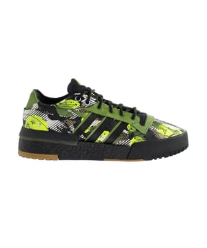 Die Adidas Rivalry RM Männer Grün/Schwarz Trainer verfügen über eine lebendige grüne und schwarze Farbkombination, eine mutige und energetische Note zu Ihrem Outfit hinzuzufügen. Die Trainer sind mit hochwertigen Materialien gefertigt, die Haltbarkeit und lang anhaltende Leistung zu gewährleisten.

Sie sind vielseitig einsetzbar und eignen sich für verschiedene Aktivitäten, vom Sport bis zum täglichen Tragen. Die Low-Top-Silhouette bietet Knöchelbeweglichkeit und einen modernen Look. Der Schnürverschluss ermöglicht eine sichere und verstellbare Passform, die sich an Ihre Vorlieben anpasst.

Die Turnschuhe sind mit der reaktionsfreudigen Dämpfungstechnologie von Adidas ausgestattet, die hervorragenden Komfort und Stoßdämpfung bietet. Dies sorgt für eine glatte und bequeme Schritt, ob Sie auf dem Platz sind, schlagen die Turnhalle, oder einfach zu Fuß herum.

Mit ihrem schlanken Design und Unterschrift Adidas Branding, bieten diese Trainer eine zeitgenössische und fashion-forward Ästhetik. Das Adidas-Logo ist prominent dargestellt, was das Engagement der Marke für Qualität und Stil.

Erhöhen Sie Ihre Leistung und Stil mit den Adidas Rivalry RM Männer Grün/Schwarz Trainer. Ob Sie für sportliche Schuhe oder ein modisches Statement suchen, bieten diese Trainer die perfekte Kombination aus Komfort, Haltbarkeit und Stil. Treten Sie in Ihre Aktivitäten mit Vertrauen und zeichnen sich mit diesen lebendigen und funktionalen Trainer.