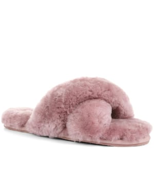 Our Dory slippers are primed for duvet days and WFH days. Crafted in luxuriously soft sheepskin both inside and out, Dory offers unmatched and all-encompassing comfort. Made for comfortable and elegant wear around the house, the fluffy slippers are based on a lightweight and flexible sole. You'll find yourself reaching for Dory as soon as you step through the front door.