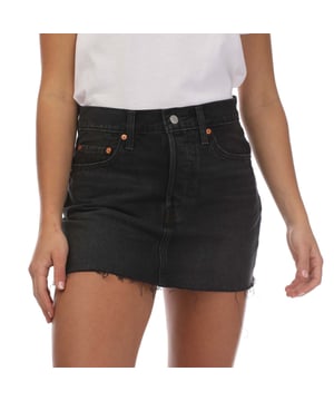 Dames Levis Icon Rok.- Normale pasvorm.- Halfhoog.- Knoopgulp.- Riemlussen.- Vijf zakken.- 100% katoen.- Ref: A46940007