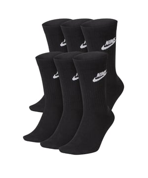 SOFT SOCKS IN A CREW CUT. The Nike Sportswear Everyday Essential Socks are made with soft, stretchy fabric that moulds to your foot for all-day comfort.