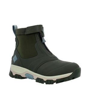De Apex is een high-performance sportschoen gebouwd op een innovatief platform voor high-endurance outdoor bezigheden. 100% waterdicht en gecombineerd met ademende mesh voeringen om elite bescherming en vochtregulatie te bieden.