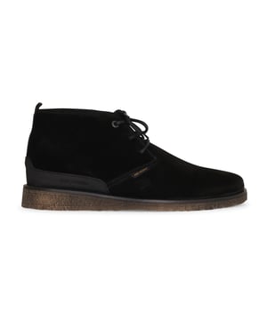 PME Legend schoenen voor hem. De schoenen zijn gemaakt van hoogwaardig leer en textiel. De schoen heeft een EVA binnenzool, wat zorgt voor een lekkere demping. Merk: PME Legend. Modelnaam: Boundary Boot. Categorie: heren Schoenen. Materialen: leer. Kleur: zwart