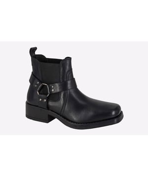 Stylish and sure to turn heads, Woodland deliver the Harley Low, a men's boot made to impress. Elevating the classic black boot to new heights, the Low Harley features a harness with stud detailing and a premium leather upper in a sleek black colourway.
- Leather upper
- Twin gussets for easy on / off wear
- Heel tab
- Harness with stud detailing
- Durable rubber outsole