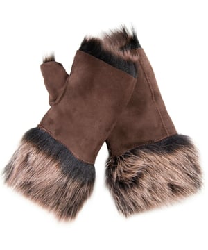 Cálidos, elegantes y chic, estos mitones sin dedos de piel de oveja toscana son perfectos para cuando bajan las temperaturas. Fabricados con la piel de oveja toscana de mayor calidad, estos mitones sin dedos reversibles te ayudarán a mantener las manos abrigadas sin resultar poco prácticos ni afectar a tu destreza. Perfectos para cuando necesites usar tu teléfono mientras viajas, estos mitones de piel de oveja son el accesorio imprescindible de este invierno. Fabricados en el Reino Unido, disponibles en 11 colores