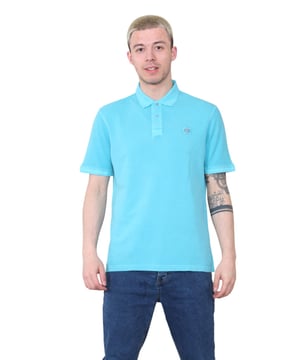 M&S Klassiek herenpoloshirt van puur katoen. - - . Houd er rekening mee dat dit een gloednieuw exemplaar is, maar dat de M&S-merktags zijn verwijderd om aan de voorwaarden te voldoen of dat ze zwart zijn geschreven. - - . Regular Fit-ontwerp met een slimme kraag en knoopsluiting. - - . Korte mouwen houden je koel en geborduurde details op de borst zorgen voor een merkaccent. - - . Bovendien is de stof kledinggeverfd voor een authentieke gewassen look.