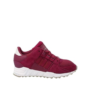 De Adidas EQT Support RF Trainers voor dames zijn een veelzijdig paar schoenen dat voor verschillende activiteiten gedragen kan worden, van hardlopen tot wandelen en alledaags gebruik. Ze zijn gemaakt van een ademend bovenwerk van mesh dat helpt om je voeten koel en droog te houden, terwijl de dempende tussenzool zorgt voor een comfortabele en responsieve rit. De schoenen hebben ook een flexibele buitenzool die goede tractie biedt op verschillende ondergronden.

Het bovenwerk van de schoen is gemaakt van ademend mesh dat lucht rond je voeten laat circuleren, zodat ze koel en droog blijven. Het mesh is ook licht van gewicht, waardoor de schoen comfortabel aanvoelt. De tussenzool van de schoen is gemaakt van dempend schuim dat zorgt voor een comfortabele en responsieve rit. Het schuim is ontworpen om schokken te absorberen en een verend gevoel te geven. De buitenzool van de schoen is gemaakt van duurzaam rubber dat goede tractie biedt op verschillende ondergronden.

De Adidas EQT Support RF Trainers voor dames zijn verkrijgbaar in verschillende maten, zodat je het perfecte paar voor jouw voeten kunt vinden. De schoenen zijn ook verkrijgbaar in verschillende kleuren, zodat je het perfecte paar kunt vinden dat bij jouw stijl past.

De Adiprene demping in de schoen zorgt voor een comfortabele en responsieve rit. De Adiprene tussenzool bestaat uit duizenden kleine luchtcapsules die zijn ontworpen om schokken te absorberen en een veerkrachtig gevoel te geven. Deze dempingstechnologie staat bekend om zijn vermogen om een zacht en comfortabel gevoel te geven, terwijl het ook responsief is en een goede energieteruggave heeft.