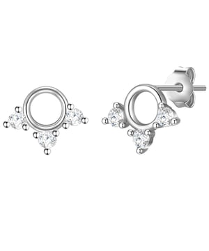Filigree glitter ear jewelry is one of the Every Day Pieces that never get out of fashion and should not be missing in any jewelry box-like these magical earrings of the label Gema pieces Munich. Three Zirconia crystals in classic scrap versions imitate stylized flower and bring the light to sparkle in countless facets. Made of 925 sterling silver and protected with a rhodium layer from starting, a trendy glamor accent is created on the earlobe. Jeans, office fit or evening dress: the earrings can be combined on all occasions and fashion styles. Practical plug -in closures guarantee high wearing comfort.