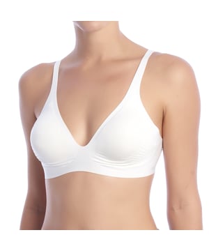 The non-wired bra with moulded cups is the perfect combination of comfort and style. Designed to offer light support and a natural shape, this bra is ideal for women who seek comfort without sacrificing elegance in their everyday life.

 Details:

 - Molded foam cups offer soft support and a natural shape to the bust.
 - No hoops.
 - Removable cups.
 - Fixed and adjustable straps.
 - Actively adaptive support all day long; it moves to adapt to you.
 - Round plunge neckline with an impressive effect.

 The non-wired bra with cups is an essential option in any woman's wardrobe. Its practical and elegant design makes it a versatile garment that you can wear on any occasion, whether for a relaxed day or under tighter clothes.
 Composition: 73% Polyamide, 27% Elastane
 Care:
- Machine wash max. 40ºC.
 - Do not use bleach.
 - Do not use a dryer.