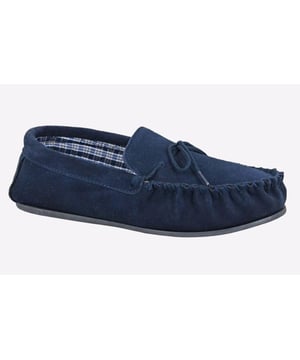 These Bruce leather loafer slippers from Mokkers have been design to give you a comfortable and warm step every single time you slide these slippers on to your feet.
- Suede leather upper
- Slip-On design
- Cushioned footbed
- Durable rubber outsole