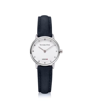 About this item
Case diameter: 26 mm
Japanese quartz movement
Genuine leather strap, easy to replace, easy to dismantle without tools
Water resistant to 30 m withstands splashes or short-term immersion in water, but not suitable for swimming, diving, showering.
Packaged in a Victoria Hyde gift box, best ideal gift for wedding, anniversary, Valentine's Day, birthday, Christmas and other meaningful days