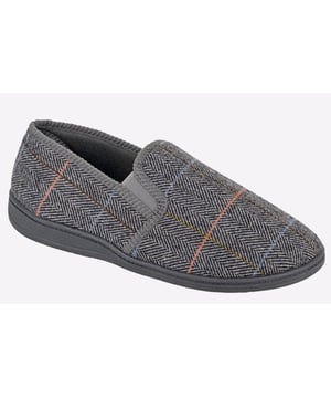 The Zedzzz Kenny men's slippers offer an ideal blend of comfort and style for your downtime. Crafted from soft, high-quality materials, these slippers feature a plush lining that keeps your feet warm and cozy. The slip-on design ensures easy wear, while the cushioned footbed provides excellent support for all-day comfort. With a sturdy outsole designed for both indoor and light outdoor use, the Zedzzz Kenny slippers are versatile enough for lounging at home or running quick errands. The stylish silhouette and range of colors make them a perfect addition to any casual wardrobe.- Textile upper- Comfort footbed- Slip-On fit- Durable rubber outsole - Zedzzz branding