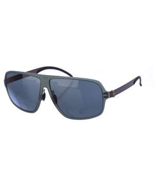 Gafas de sol con montura de acetato.
Color Verde plomo-gun
Forma rectangular.
Lentes de color Verde Plomo
Patillas de fino acero extremadamente flexible de solo 0,5 mm de grosor, acabadas en acetato.
100% Protección UV. 
Cristales antirreflejo. 

Medidas:  Alto lente: 47mm. Ancho lente:61 mm. Puente: 10 mm. Patillas: 140 mm.

Limpiar las gafas con agua y jabón.
- No utilice paños sucios o abrasivos, que puedan alterar las características de los filtros.
- Utilice solo accesorios y repuestos originales.

Incluye: Todos nuestros productos se envían en el interior de su estuche original.