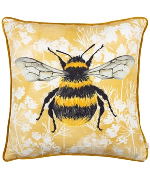 In wonderful hand-painted watercolour printed detail, the Manor bee hovers over the surrounding soft florals. Its delicate wings are spread, attached to its vibrant yellow and black body, while its legs stick out vividly, ensuring the focus is solely on this busy flying insect. An interesting piece which will create a warm, traditional feel to your home.