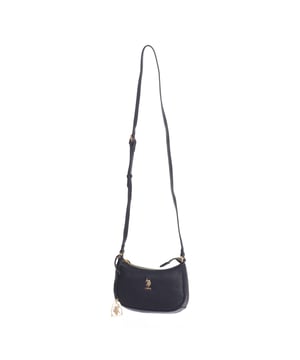 Bolso bandolera U.S. POLO ASSN.
Sintético.
Cierre con cremallera.
Interior frontal: Un bolsillo abierto.
Interior trasero: Un bolsillo con cremallera.
Correa ajustable.
Forro interior con estampado de la marca.
Logo de la marca en el frontal.
Costuras vistas a tono.
 Medidas: 22x13x5cm
 Composición: 100% Poliuretano
 Cuidados:
Limpiar con un paño húmedo.